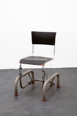 Pop-Up-X:  Alexej Meschtschanow - Stuhl Nr. 9H, 2010  48 X 59 X 86 Cm    