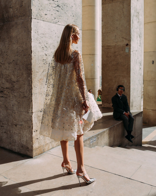 snappedbybenjaminkwan: Tatiana Korsakova at Giambattista Valli FW 2018 Paris Snapped by Benjamin Kw