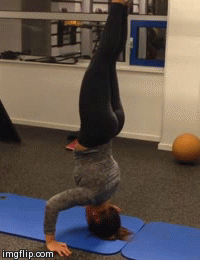 crossfitters:  Handstand free. Suzanne Svanevik