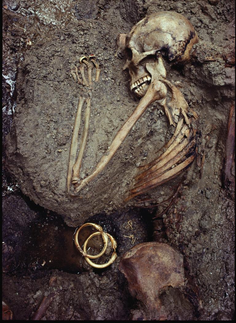 museum-of-artifacts:   The skeleton called the “Ring Lady” unearthed in Herculaneum