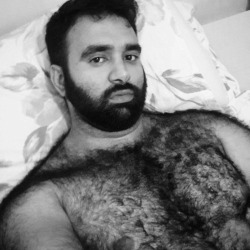 hairybackmen:Send nudes and hookup with hot