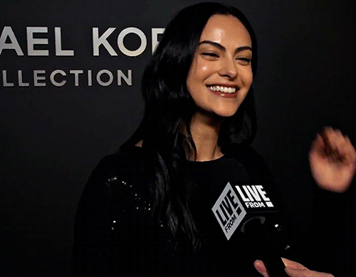 Camila Mendes at the Michael Kors&rsquo; Fall-Winter 2022 show (02/15/22)