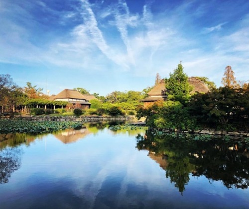 ＼おにわさん更新情報／ ‪[ 佐賀県佐賀市 ] 神野公園（神野のお茶屋） Kohno Park, Saga の写真・記事を更新しました。 ーー江戸時代後期、佐賀藩主 #鍋島直正 の別邸に造られた #池