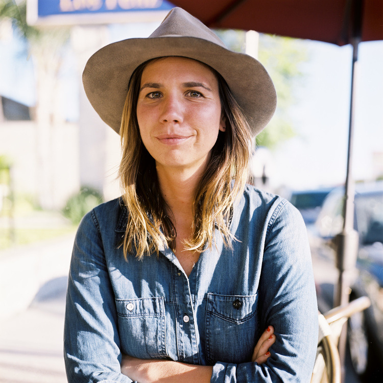 LIZZIE GARRETT METTLER OF TOMBOY STYLE PICKS HER #FEEDFAVES