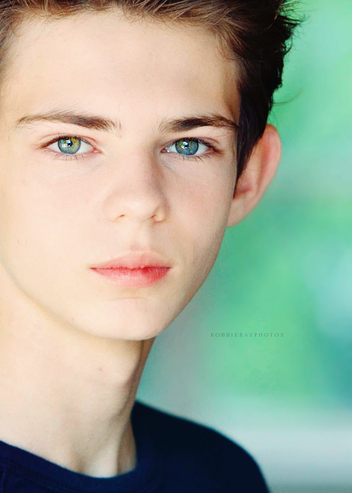 Robbie Kay Photos