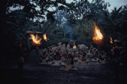 unrar:  Chanting dancers reenact an old Polynesian