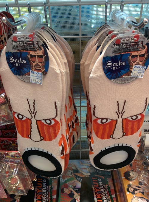 sanjapan:Colossal Socks.