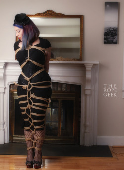 theropegeek:  rope and photo by me; model @kittencalledwolf