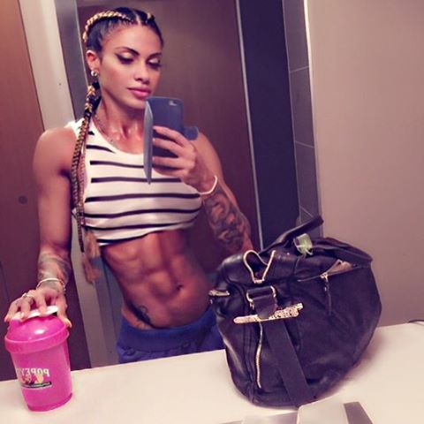 musclegirlsinmotion:  
