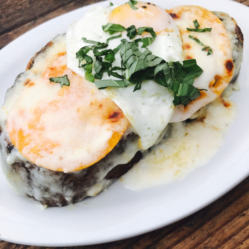 Brunch @gjustabakery the Heirloom Tomato monsieur on housemade sourdough w/ gruyere, Mornay sauce. S