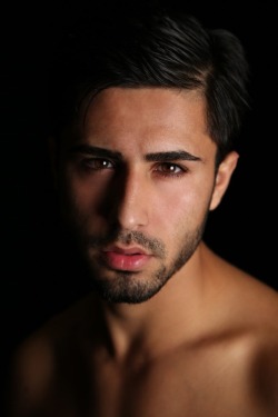 arablatino:  arablatino:  Old shoot but a