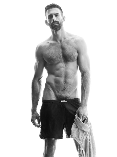 musculo-duro:  +18: http://goo.gl/cZPbPj 