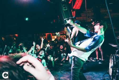 like-slothstoflames: Man Overboard @ BackBooth 10/10/13 Orlando, FL by Kayla Surico on Flickr My blu