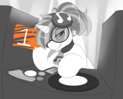 askbackstagevinyl:Vinyl is BACK! The askbox is open! Please remember to go through the blog via the “tags” button to catch up on stuff you should be asking and what questions have already been asked before! This blog will update once a week.WOO~!