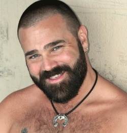 sdbboy69:  A Cubs smile.  Want to see more?