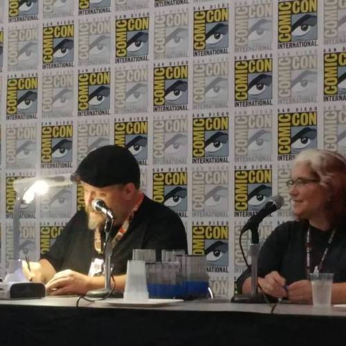 Watching Adam Hughes draw and trying to learn a thing or two. #adamhughes #ghostrider #sdcc #sandieg