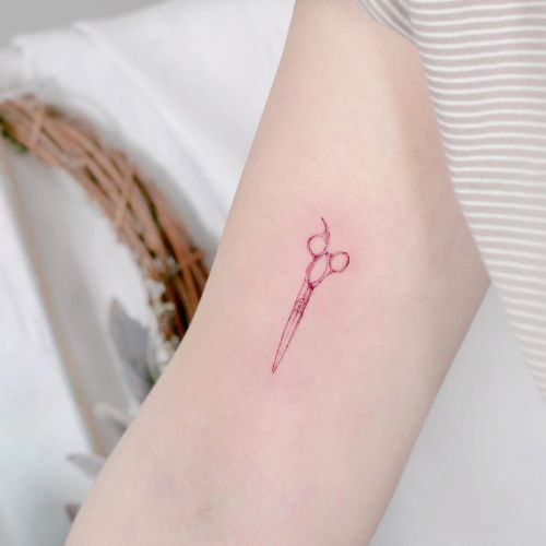 ig: tattooist_flower red;scissors