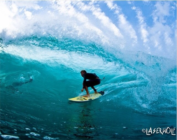 vanssurf:  Thanks @stabmag @laserwolf for the love! Nothing like getting in the greenroom