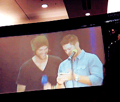 plaiding:  Jared helping Jensen tweet for the first time [x] 