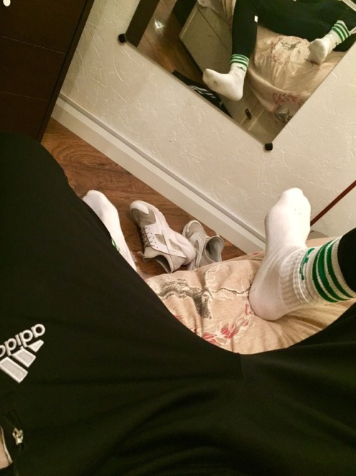 trainersnifferscally: Me in my sweaty trackies n sox Want to buy your trackies with drunk on them