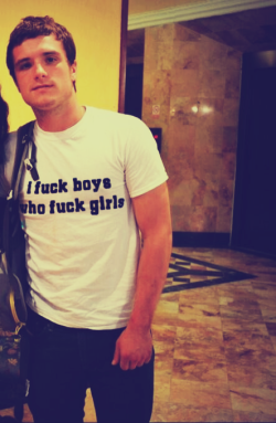 homofiction:  Josh Hutcherson 