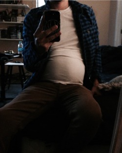 lyricmpregcentral:  Me after a footlong from