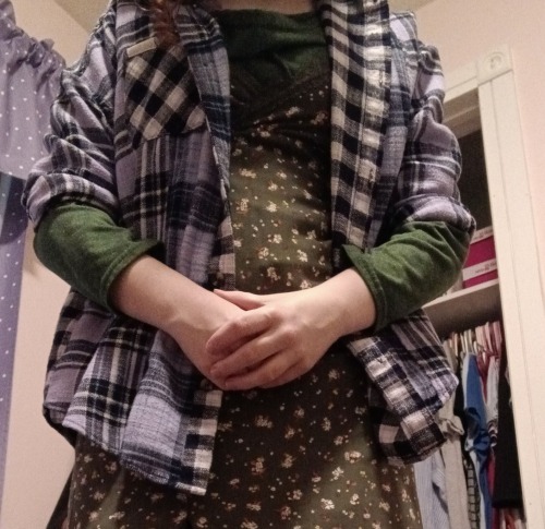 I Tried Recreating Violets Outfit In This Scene :)