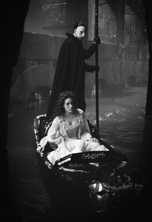 ladysurreal:The Phantom of the Opera (2004)