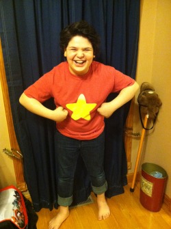 queeneqbert:  my 10 year old brother is actually steven universe(he’s really excited for anime boston) 