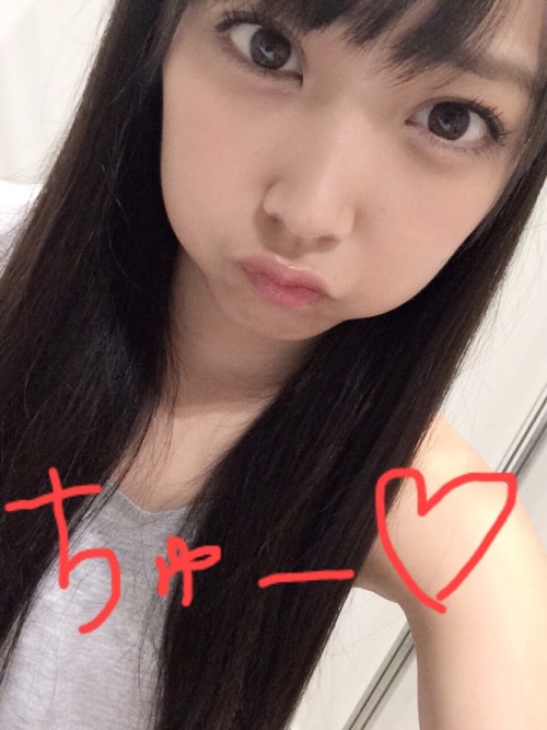 acehikari4:  [G+] Shiroma Miru2014.08.09  7.12amおはようかい(°_°)Ohayoukai. (°_°)ツインるんにしてみたけど、、、I tried having a twintail but…うーーんん。。(´･_･`)。。Errmmm 。。(´･_･`)。。髪の毛さん、、迷いちゅーー？？？Maybe