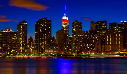 Porn Pics Empire State Building shines for Labor Day