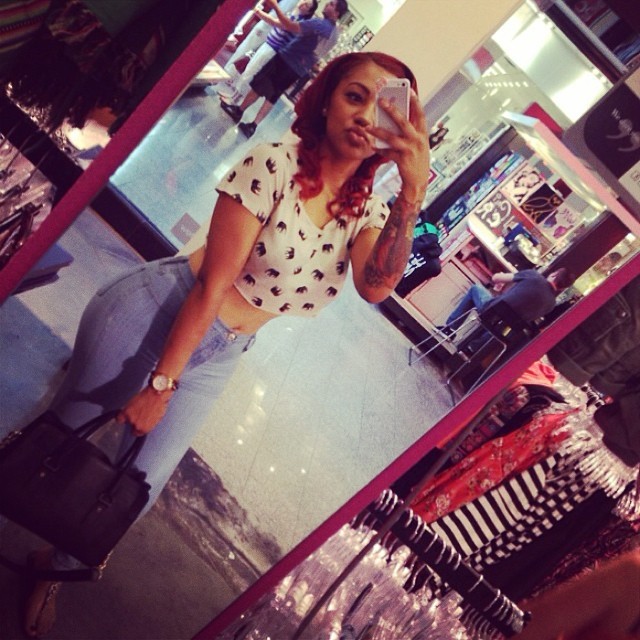 mividaebella:  💋 #whatever #selfie   beautiful self&hellip;