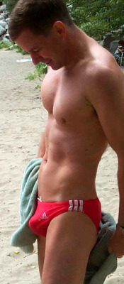 greenspeedos:  red always “stands out”! 