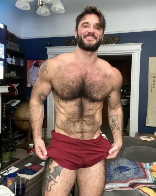 beardedhairyscruffhunks: Our @real_tim_othy for the night!www.instagram.com/p/CdbrqAxMzCA/?i