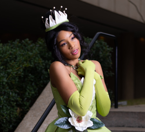 Just like my other Tiana cosplay I made this last minute so there are things I would like to change.