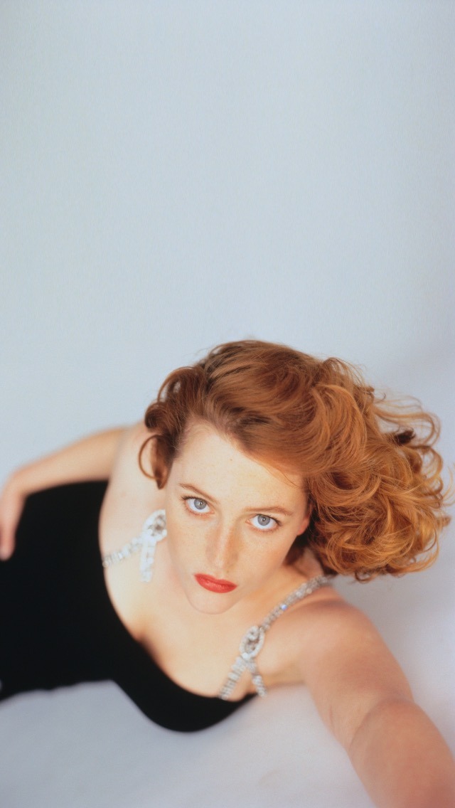 gilliansdavid:  gillian anderson + lockscreens v [ i / ii / iii / iv / v / vi / vii