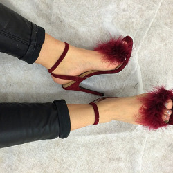 thestylewiki:  high heels / skinny pants 