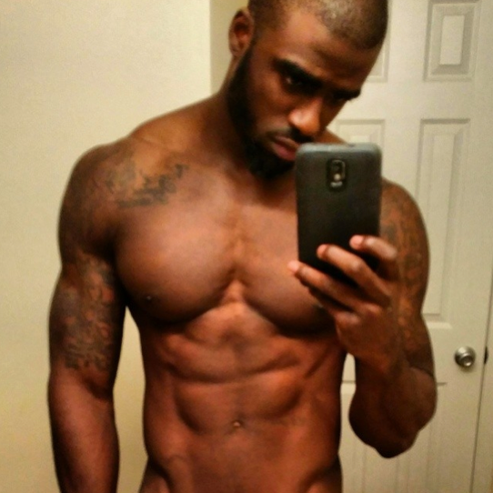 hottiesofthiscentury:  blackgayporn:  #SeriouslySexySundays wraps up with the incredibly