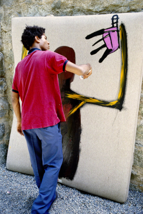 twixnmix:   Jean-Michel Basquiat photographed by Lee Jaffe, 1983.    