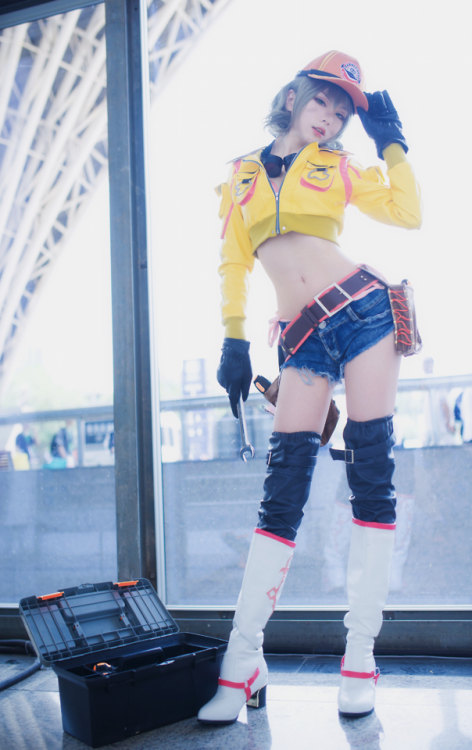 Cindy Aurum - Momo