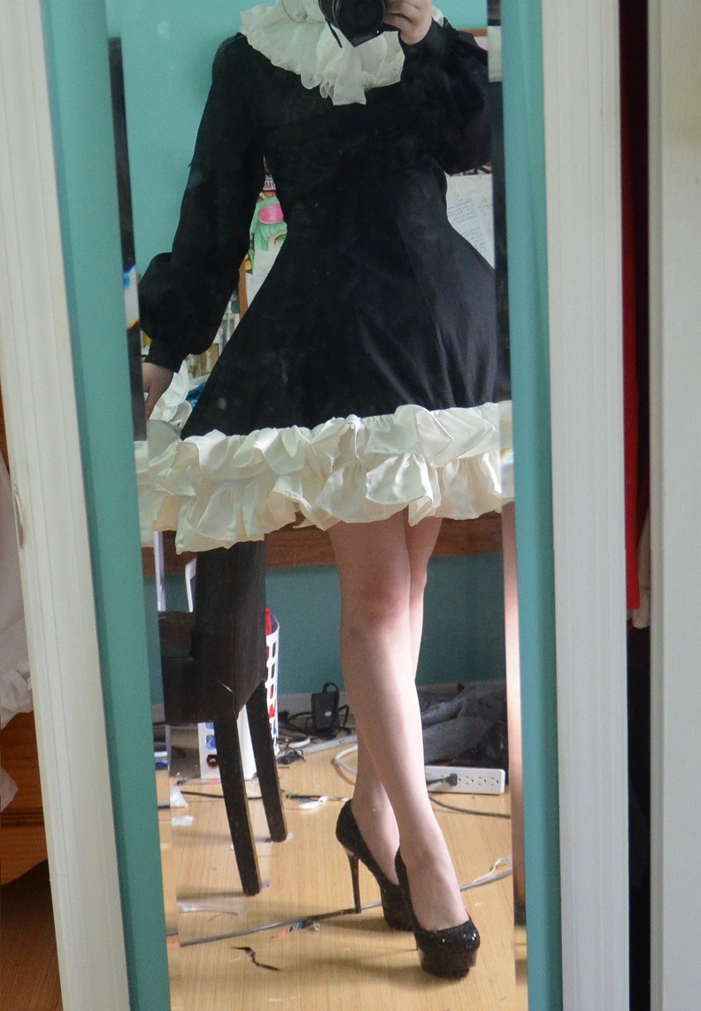 doxiequeen1:  My fabric arrived so I made a dress. The blouse is satin with an overlay