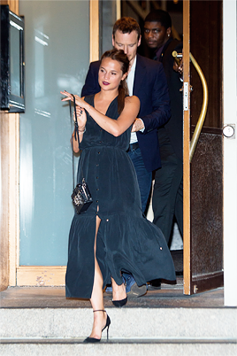 michael-fassbender:  Michael Fassbender and Alicia Vikander are seen leaving dinner at Nobu in Tribe