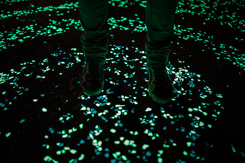 asylum-art:  Daan Roosegaarde&rsquo;s glowing  Van Gogh cycle path to open in