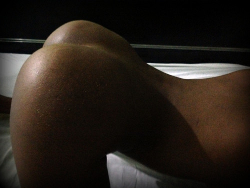 daily-amateur-porn:  check out the beautiful brazilian ass from this ebony girl  Oh mein Gott ,,der Arsch,,,,,