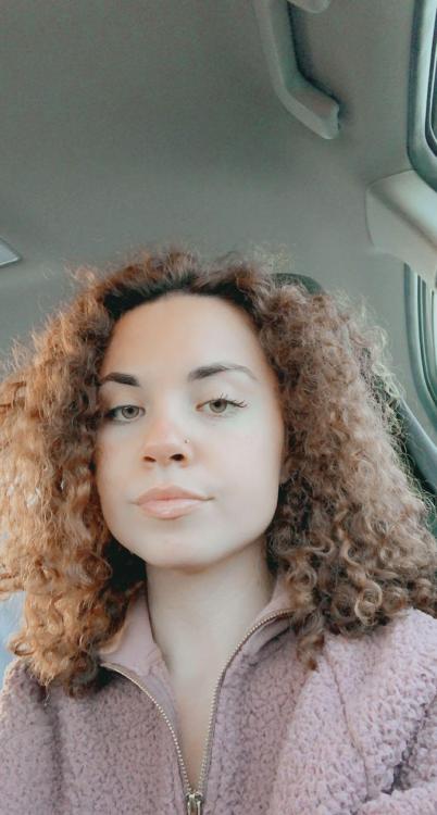 mixed-race-girls:  Mexican x Puerto Rican x Italian