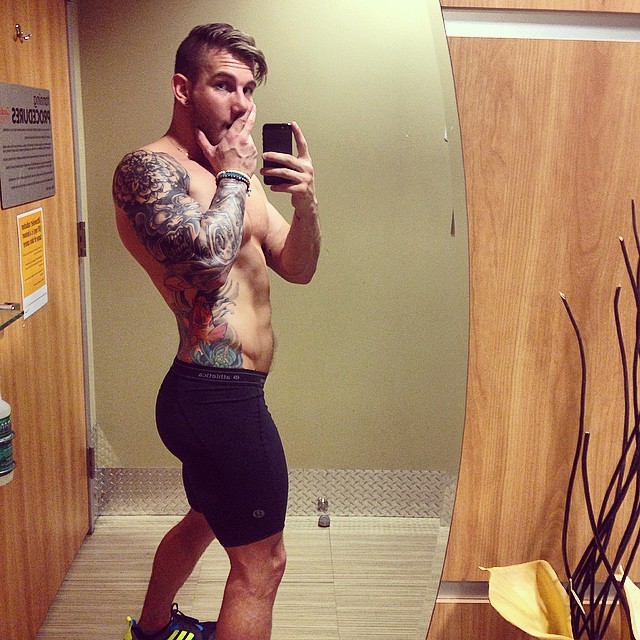 mrteenbear:  Remember kids, this is why you deadlift. by @swiles89 http://ift.tt/1pvzSYh