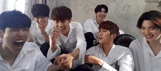 hoyainifinite:  the most beautiful sight in the world is seeing infinite laugh ♡