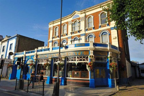 With last orders about to be called at legendary music venue the Bull and Gate, the Camden New Journal has joined forces with Camden Town music company Key Production to host a spectacular farewell bash.