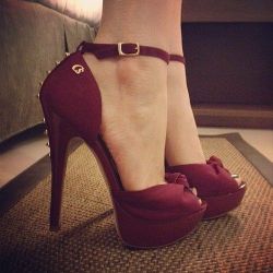 sexyinheels:  High Heels