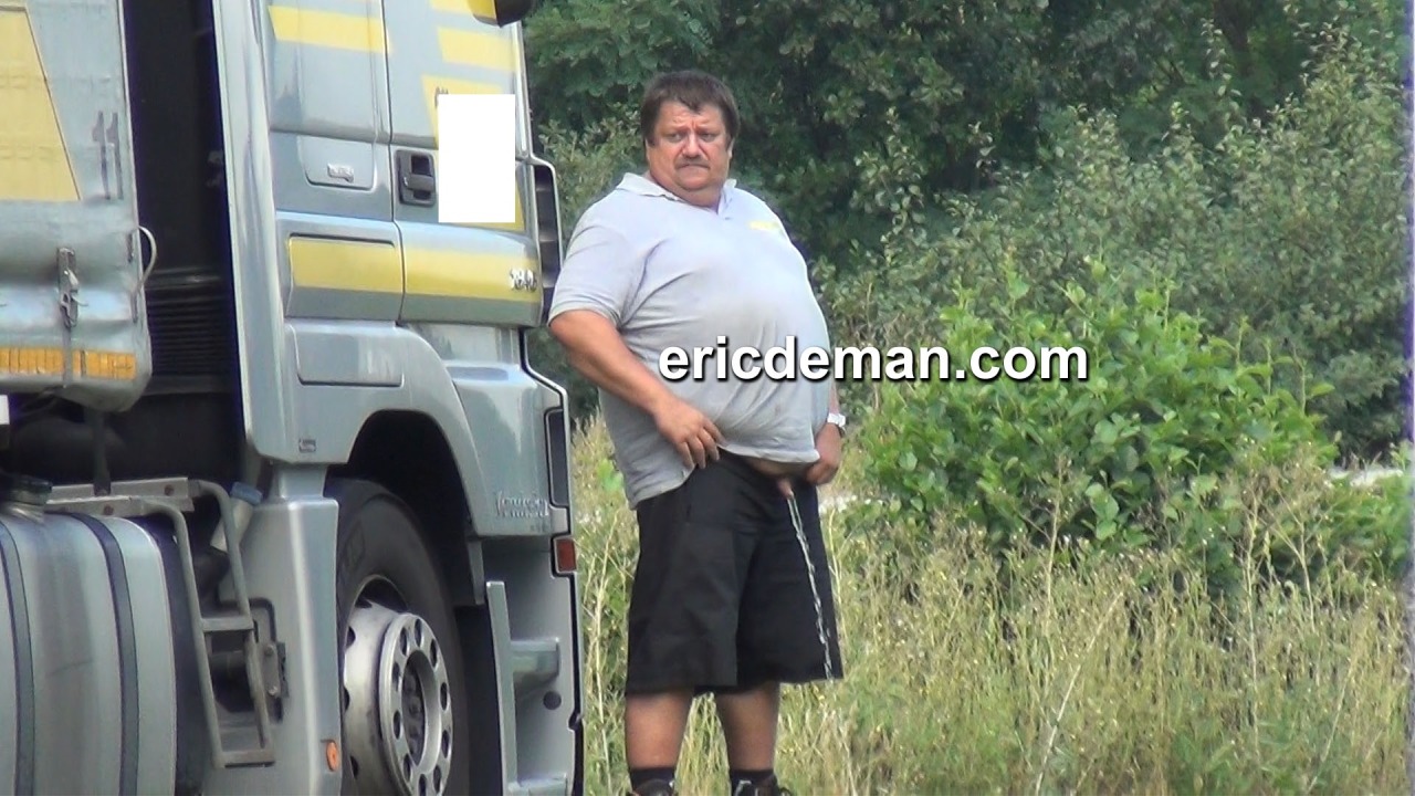 peeking-out-males:  edemansmalesportsblog:  some of the latest truckers and drivers
